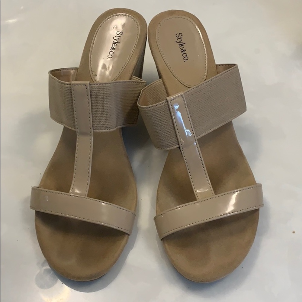 Ladies wedge sandal